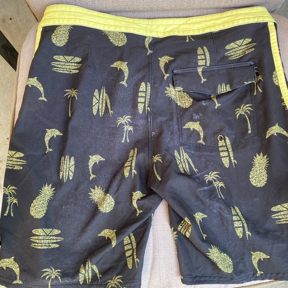 Bundle /board shorts - Picture 5 of 8